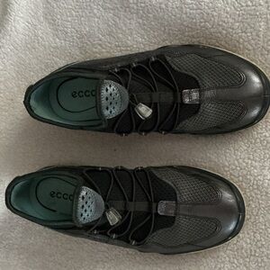 Ecco women’s slip ons